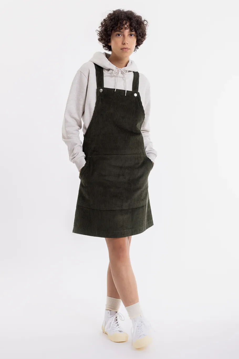 Hot Rotholz Latzkleid Aus Bio Cord Oliv